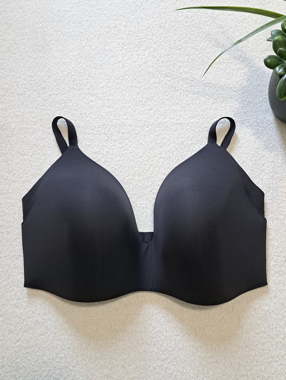 Knix Wing Woman Bra Black Women's Knix Size 8 Bra Smooth Contour Adjustable